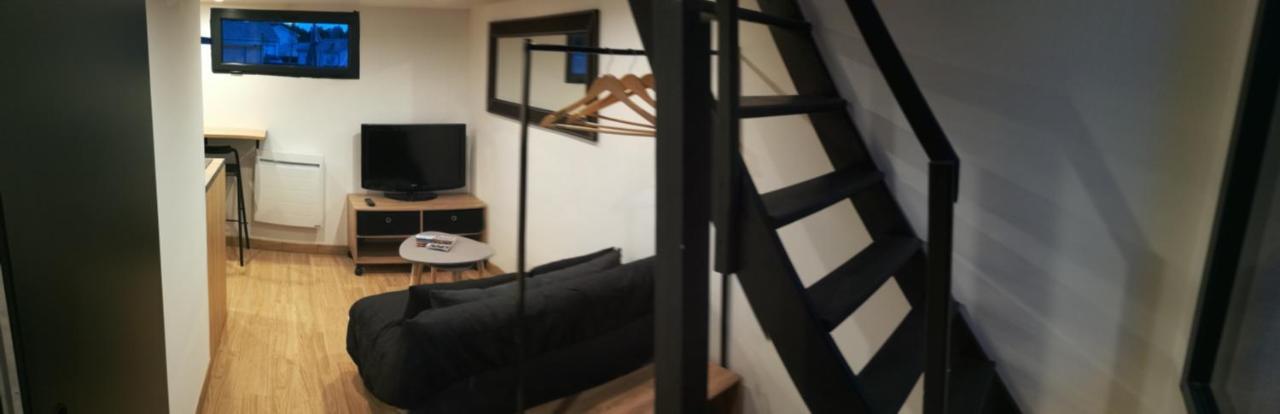 Studio Cosy Avec Acces Et Terrasse Independants Apartment Tresses Exterior photo